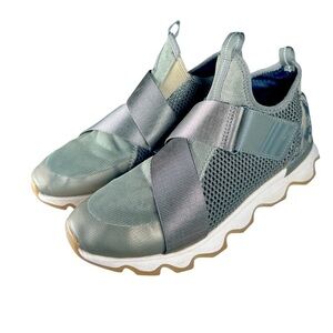Sorel Kinetick sneakers army green camo women’s 9.5